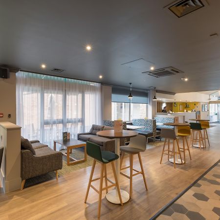 Holiday Inn Swindon By Ihg Екстериор снимка