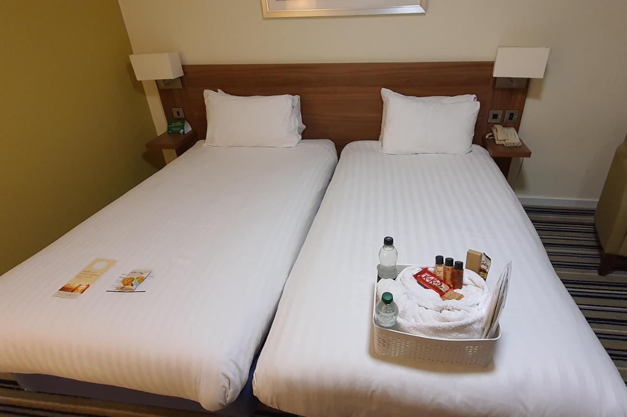 Holiday Inn Swindon By Ihg Екстериор снимка