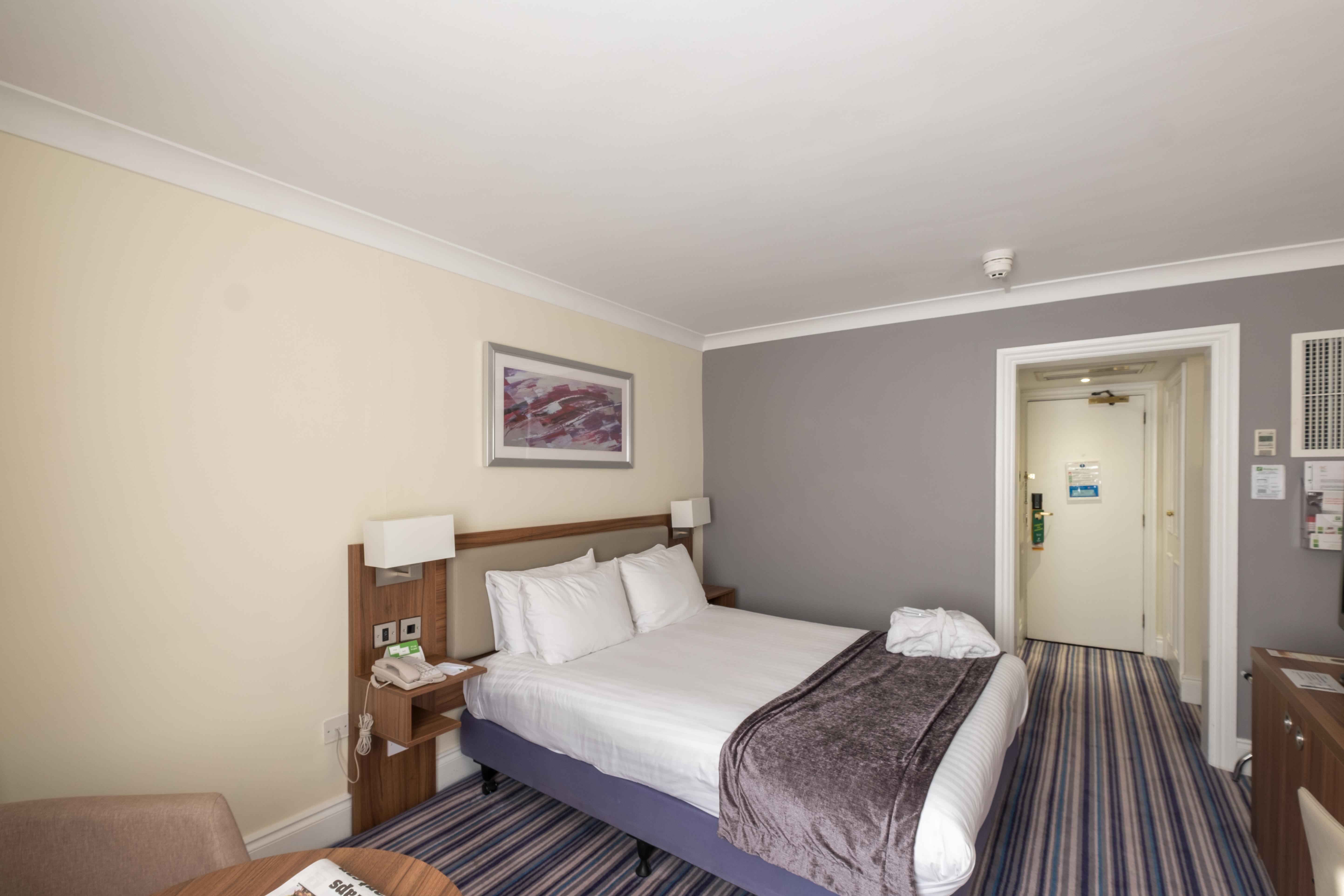 Holiday Inn Swindon By Ihg Екстериор снимка
