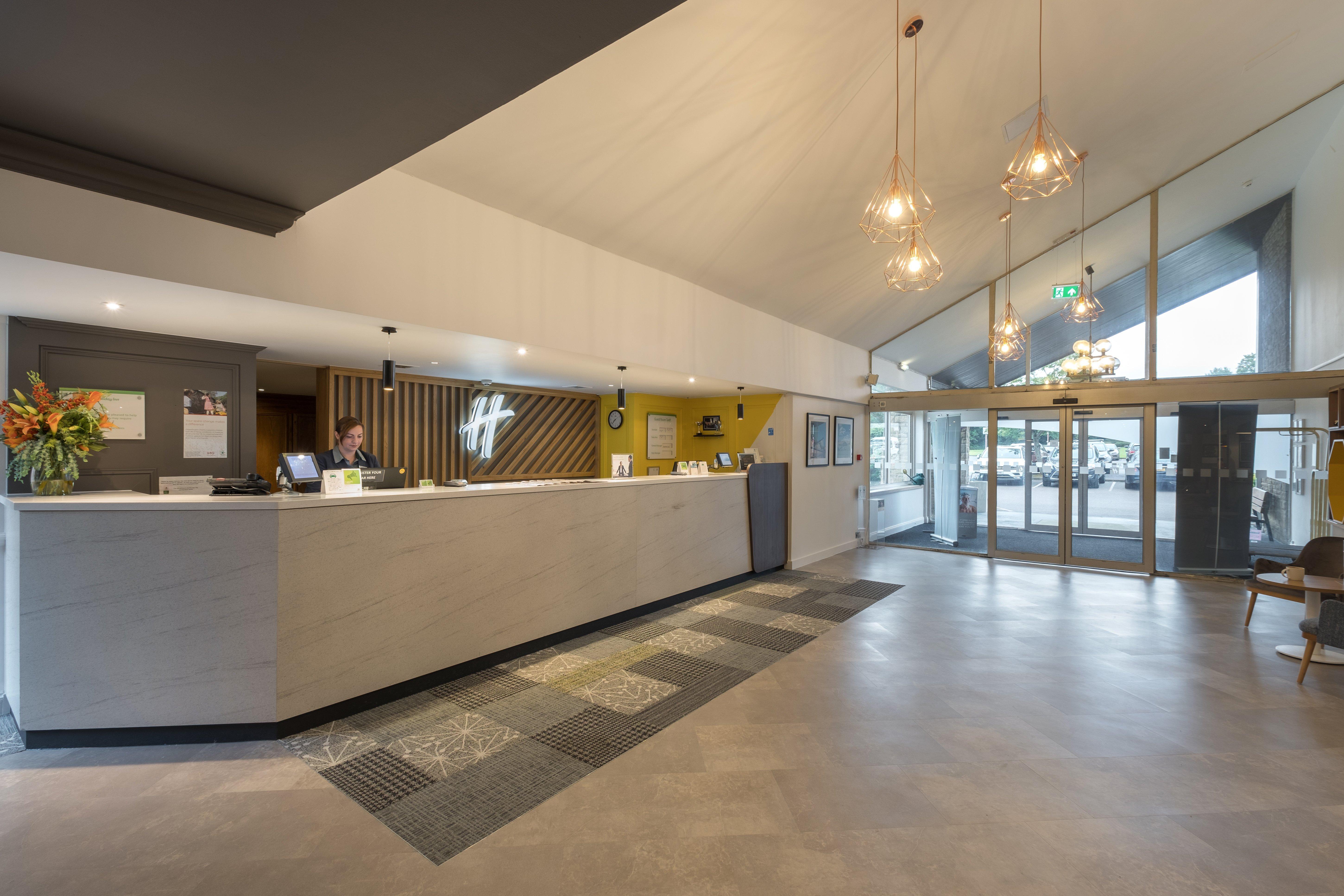 Holiday Inn Swindon By Ihg Екстериор снимка