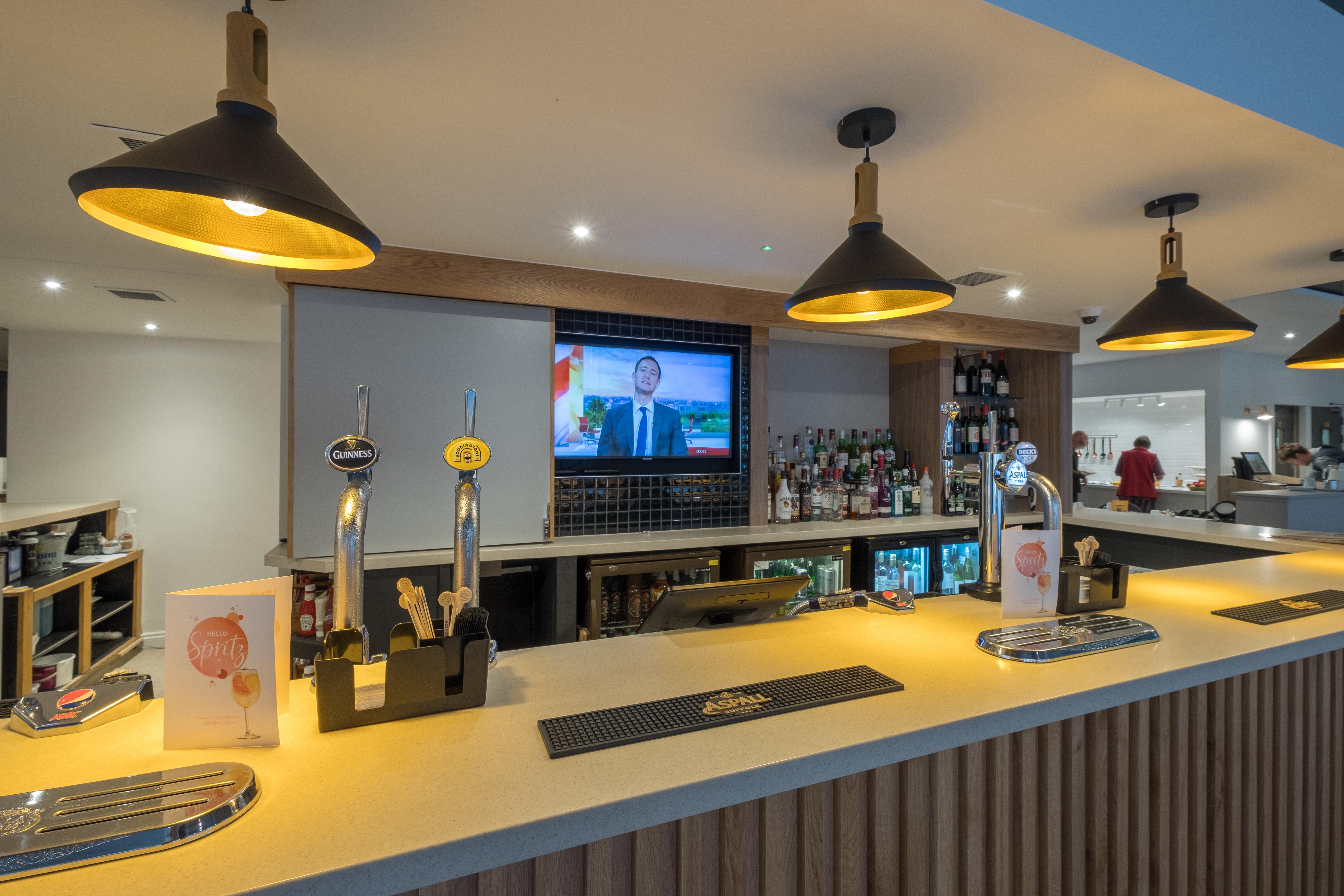 Holiday Inn Swindon By Ihg Екстериор снимка