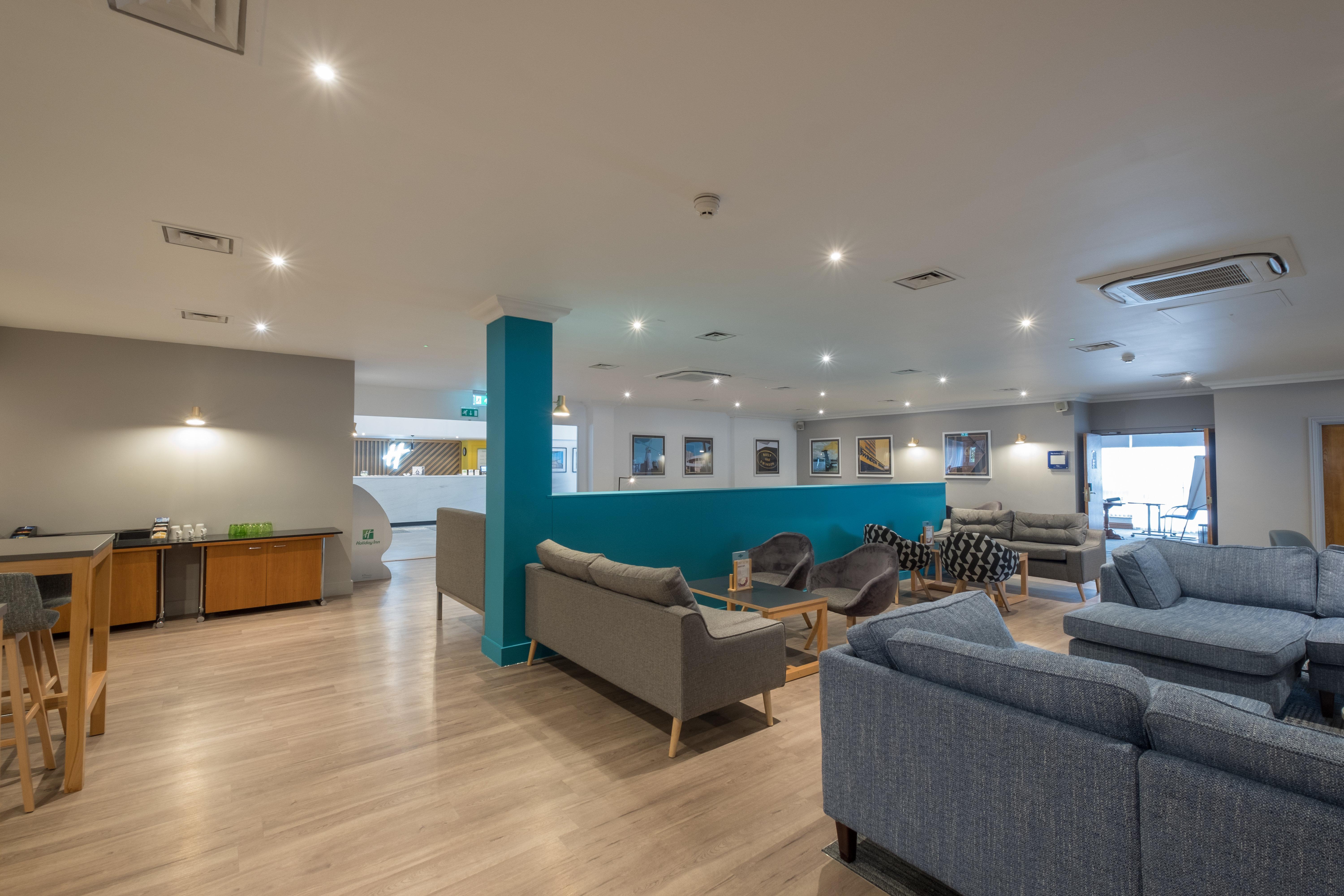 Holiday Inn Swindon By Ihg Екстериор снимка