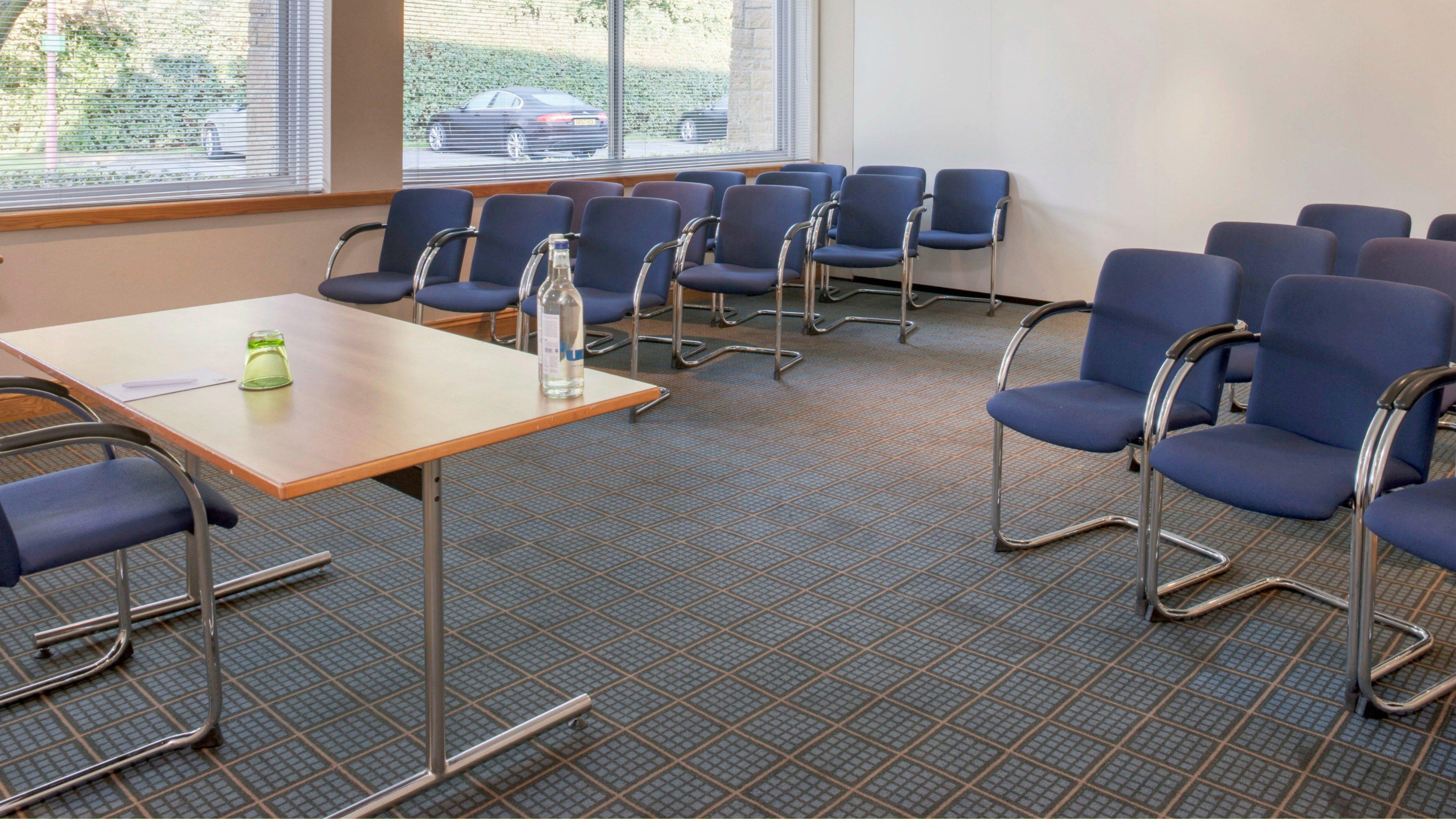 Holiday Inn Swindon By Ihg Екстериор снимка