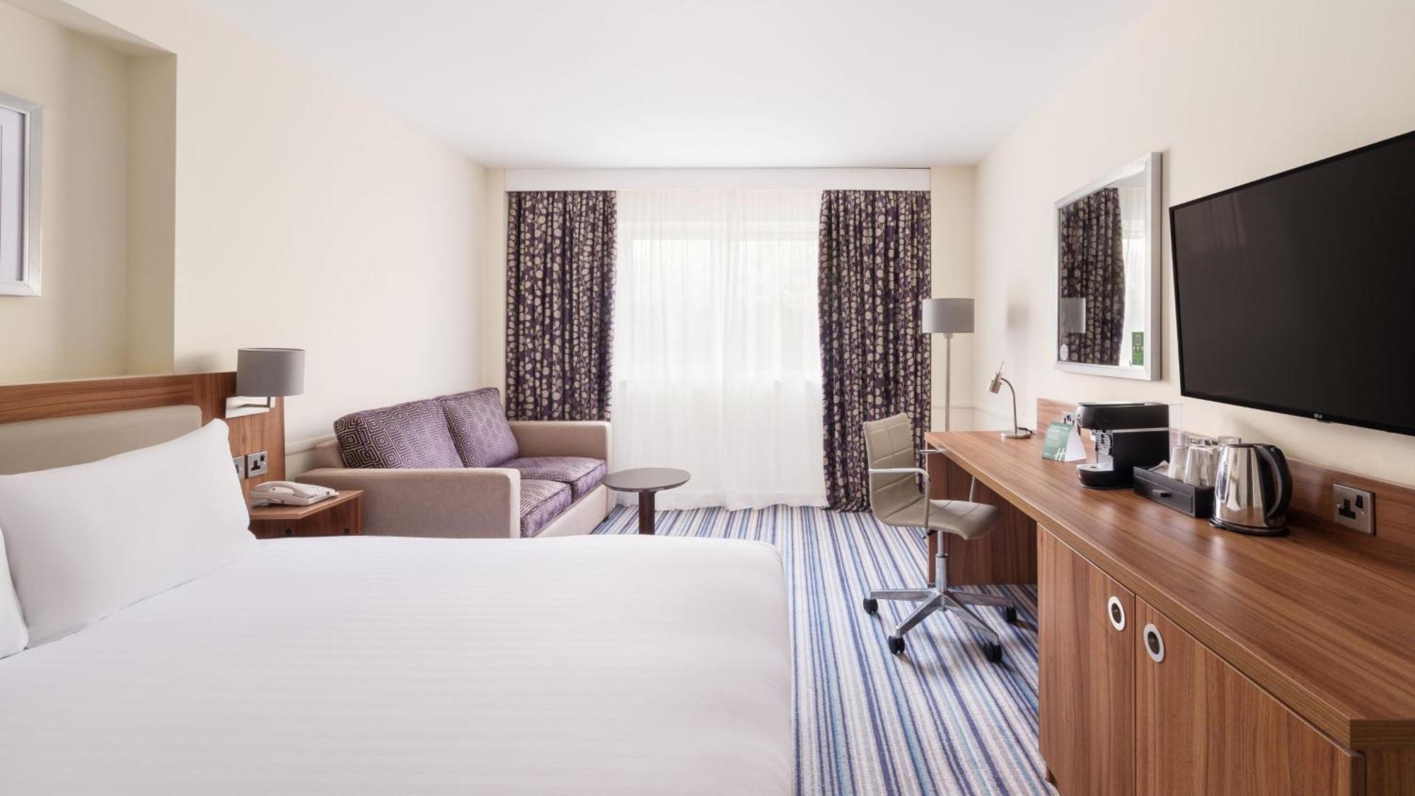 Holiday Inn Swindon By Ihg Екстериор снимка