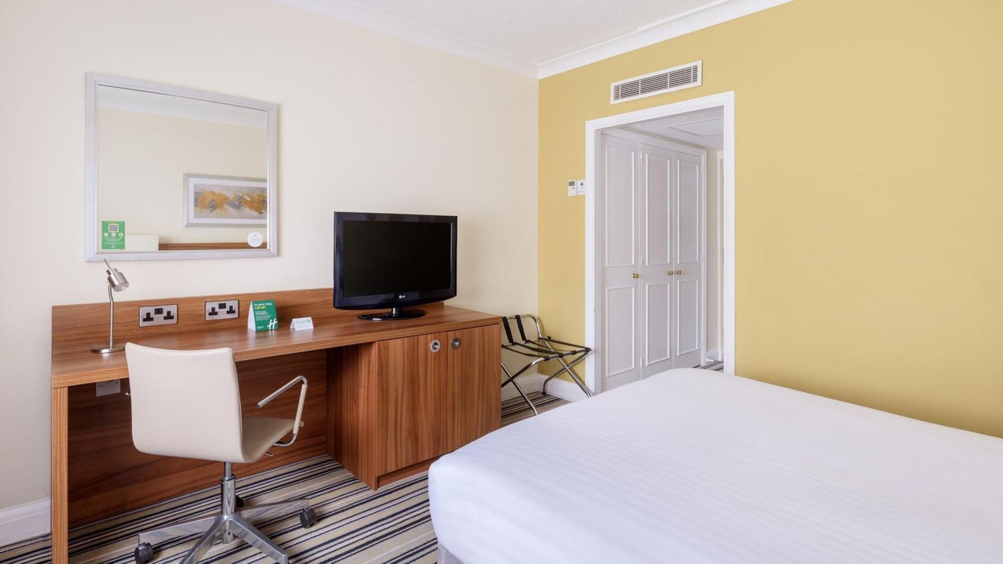 Holiday Inn Swindon By Ihg Екстериор снимка
