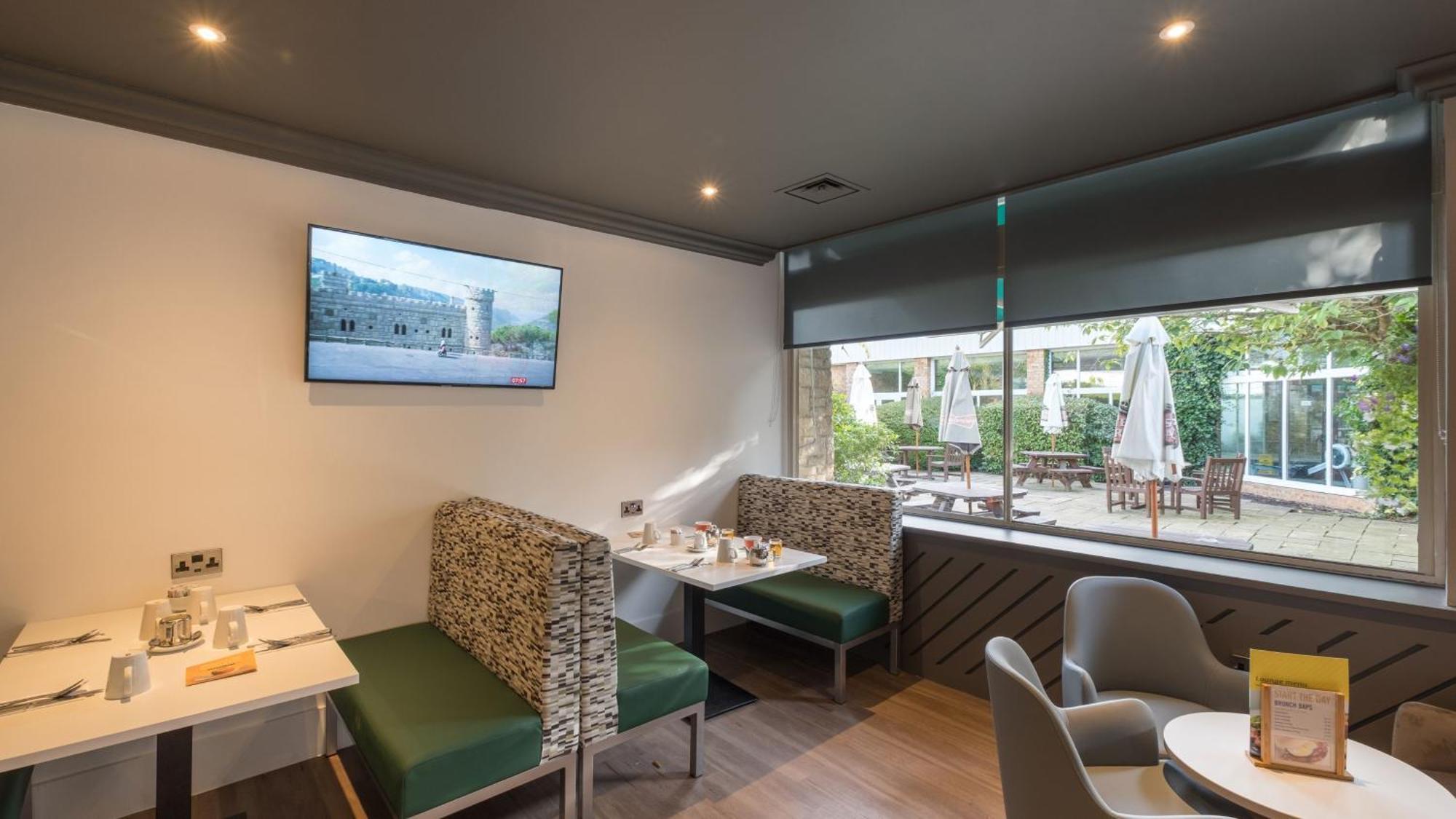 Holiday Inn Swindon By Ihg Екстериор снимка